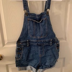 Overall shorts